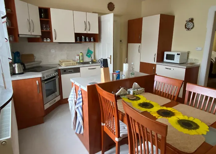Apartmán Kumburská - *